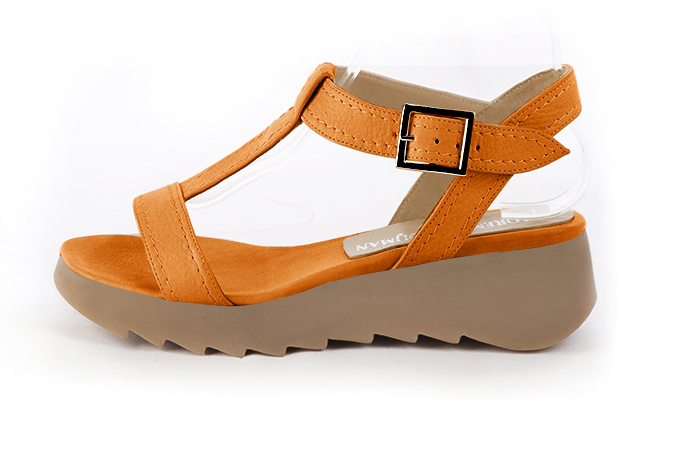 Apricot orange women's fully open sandals, with an instep strap. Square toe. Low rubber soles. Profile view - Florence KOOIJMAN